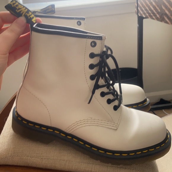 Women’s White Dr. Marten 1460 Smooth Leather Boots. Perfect condition. - Picture 4 of 4